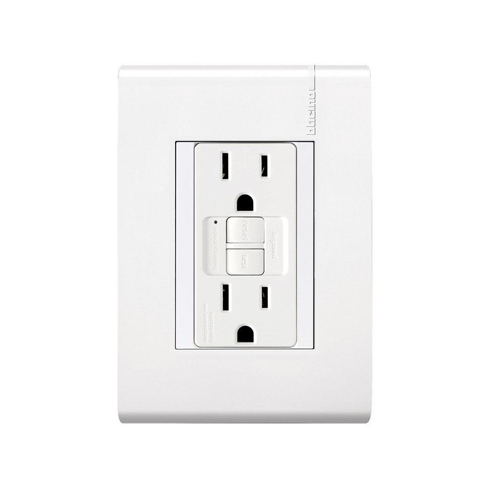 MPRO BTICINO PLACA BLANCA C/TOMACORRIENTE DÚPLEX 2P+T ICFT C/AUTOPRUEBA Y PROTECCIÓN INFANTIL (E6028GFPTLAB)