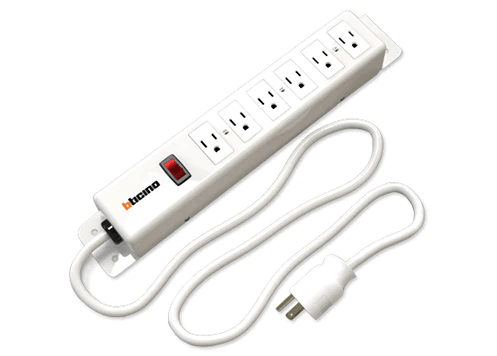 [BTBRM7028QZ] BTICINO MULTICONTACTO C/6 TOMAS C/PROTECCIÓN INFANTIL (7028QZ) (E)